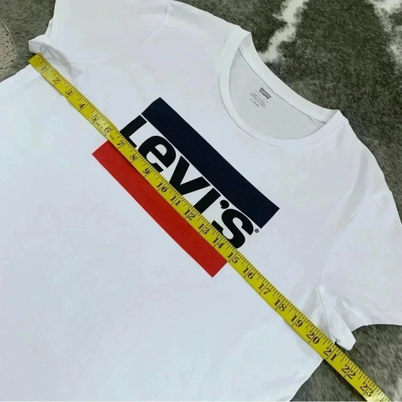 Levi’s Tee - Picture 11 of 11
